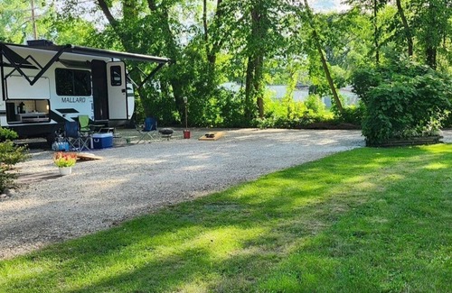 Antioch House | Cozy RV in our land with community private beach, fire pit, bring your boat.