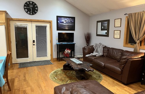 Edinboro Apartment | Cozy second-floor apartment on Edinboro Lake