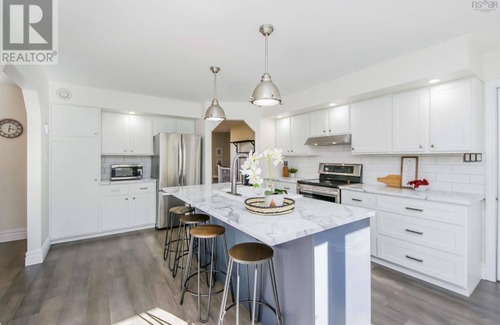 Lower Sackville House | Cozy & Spacious 2BR home in a quiet neighborhood near shopping center