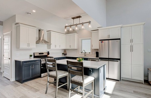 Port Stanley House | Cozy, spacious family home w/Arcade! 5 mins from Beach!