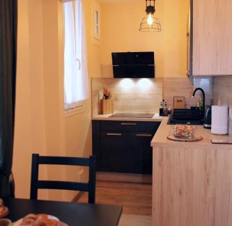 Neuilly-Plaisance Apartment | Cozy stash between Paris & Disney