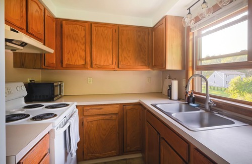 South Deerfield Apartment | Cozy Stay in South Deerfield
