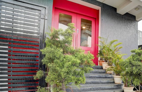 Ulsoor House | Cozy Stays Near Halasuru Metro Station