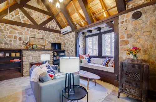 Cook Station House | Cozy Steelville Retreat River and Trail Access!