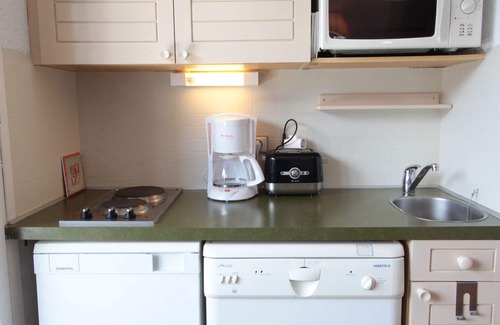 Les Carroz-d'Araches Apartment | Cozy Studio for 4, Ski-In/Ski-Out, Balcony with Village Views