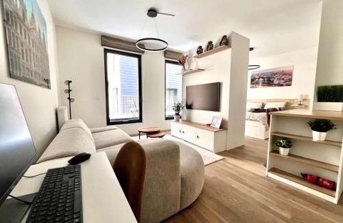 Ilot Sacre Apartment | Cozy Studio 2 min from Grand Place