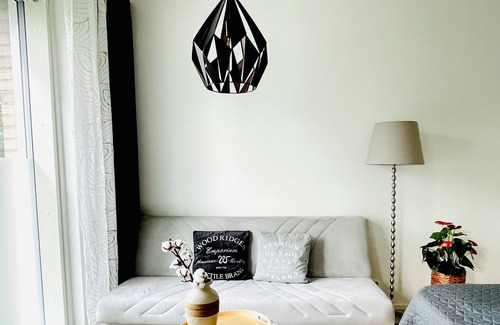 Lantinen District Apartment | Cozy studio, close to Helsinki and shopping centern