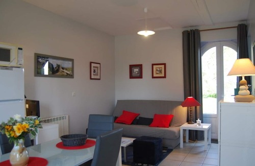 Baubigny Apartment | Cozy Studio in Historic XVII Century Manor - Private Garden, Close to Nature Trails and Beaches