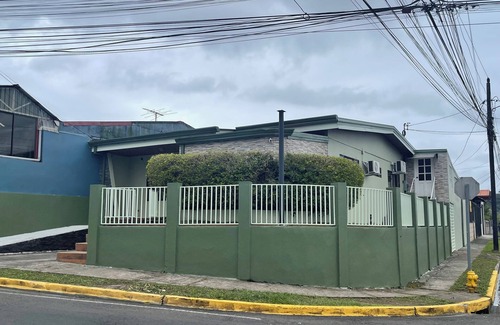 Quesada Apartment | Cozy studio in lovely Ciudad Quesada with WiFi, AC
