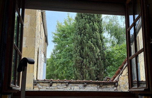 Excideuil Apartment | Cozy studio in the heart of Excideuil with wifi and pets allowed