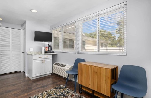 Imperial Apartment | Cozy Studio in the Heart of Downtown Kimmswick