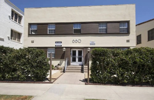 La Brea Apartment | Cozy studio near LACMA