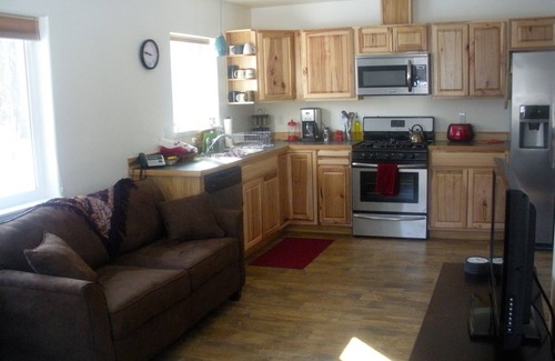 Talkeetna Cabin | Cozy Studio Style Vacation Rental Located Outside Busy Downtown Talkeetna