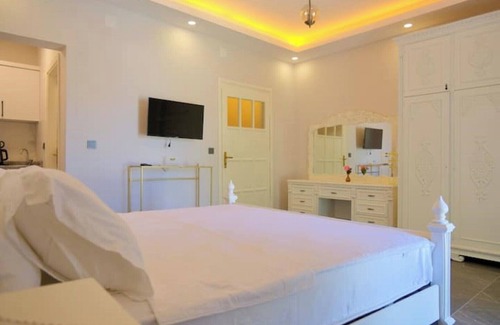 Seydikemer Apartment | Cozy studio with a view of the green garden