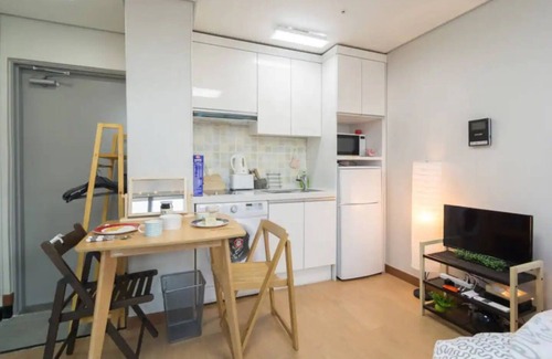 Myeongdong Apartment | Cozy studio with AC and WiFi in delightful Seoul