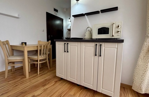 Yurta Apartment | Cozy studio with AC, WiFi, and swimming pools in welcoming Sveti Vlas