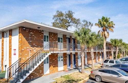Southwest Orlando Apartment | Cozy Studio1-bd apt with Wifi, Pool, and Own Bathroom near Disney Parks, Florida
