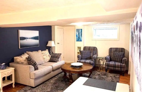 Gorge -Tillicum Area Apartment | Cozy Suite 5mins To DT Victoria