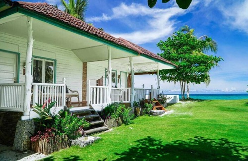 Katiet House | Cozy Twin Bungalow with Stunning Sea View