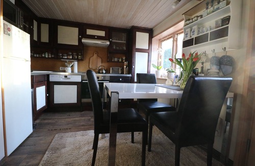 Dorpling House | Cozy thatched roof house for sole use. Pet friendly!