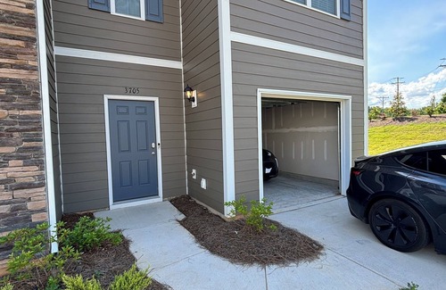 Terrell Apartment | Cozy Townhome 20 Miles From CLT VERY CLOSE TO LAKE NORMAN