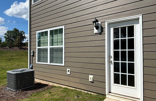Terrell Apartment | Cozy Townhome 20 Miles From CLT VERY CLOSE TO LAKE NORMAN