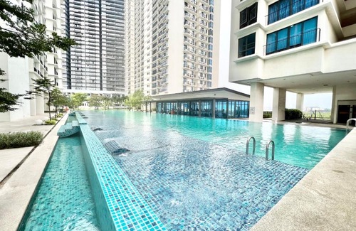 Shah Alam Apartment | Cozy Trefoil 1-5Pax Studio room Setia Alam Convention Center Free Wi-Fi