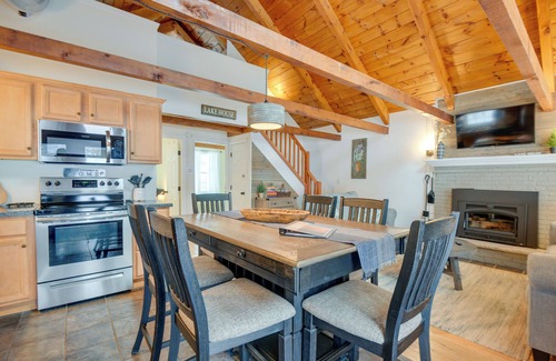 Tuftonboro House | Cozy Tuftonboro Home w/Deck - Walk to Beaches!