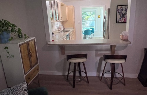 Largo House | Cozy Turquoise Cottage – 2-Bedroom Gem in the Heart of Pinellas County!