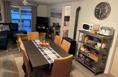 Tawas City House | Cozy updated 2 BR on bike path, walk to Lake Huron