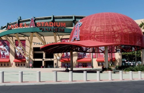 Platinum Triangle Condo | Cozy upscale 1Br Near Disneyland & Angel Stadium