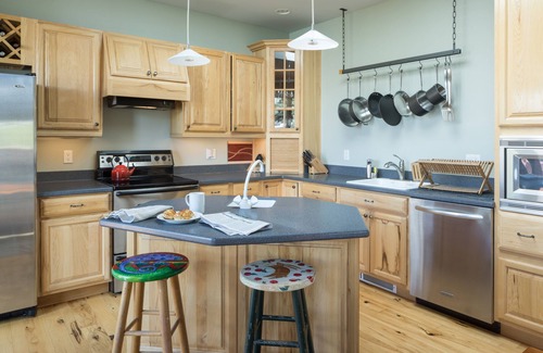 South Park House | Cozy Upscale Guesthouse/Discounted extended stays