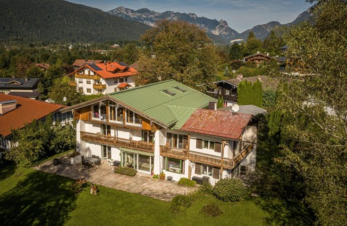 Oberschonau Apartment | Cozy vacation apartment "Kehlstein" with terrace