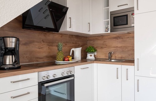 Ueberlingen Apartment | Cozy vacation apartment "Bodenseeufer" directly on the lake