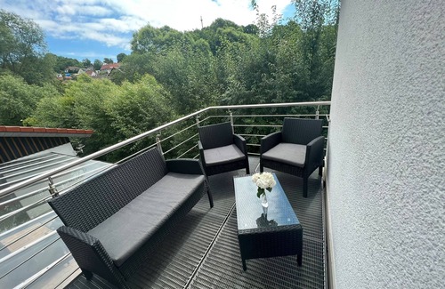 Jesberg Apartment | Cozy vacation apartment 200 sqm for up to 10 people, 6 bedrooms, near A49