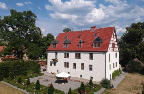 Roßdorf Apartment | Cozy vacation apartment (55 sqm) for up to three people with free WLAN