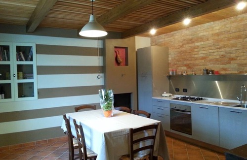 Neive House | Cozy vacation home for 10 people