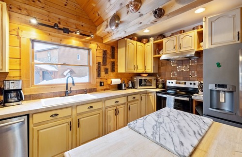 Montgomery Center Ski Chalet | Cozy Vermont Log Cabin Chalet Only Minutes from Jay Peak