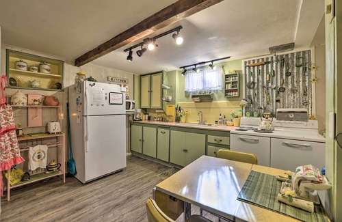 Cedar City Apartment | Cozy & Vintage Cedar City Apartment w/Fire Pit!