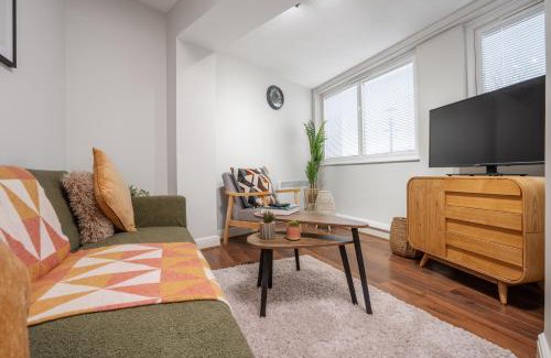Preston Apartment | Cozy Waterfront Apartment - Free Parking & Wi-Fi