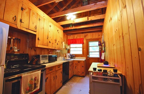 Stockbridge House | Cozy, welcoming Berkshires cottage – perfect home base & place to unplug!