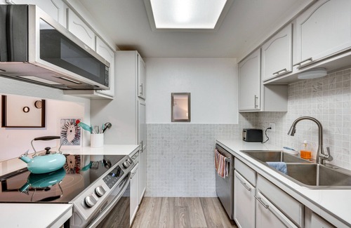North Westminster Condo | Cozy Westminster Condo: 14 Mi to Downtown Denver!
