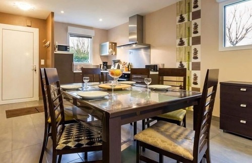 Casson Cottage | Cozy Wood Cottage with Spa, Garden, and Bikes - Near Nantes