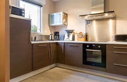 Casson Cottage | Cozy Wood Cottage with Spa, Garden, and Bikes - Near Nantes