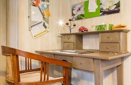 Casson Cottage | Cozy Wood Cottage with Spa, Garden, and Bikes - Near Nantes