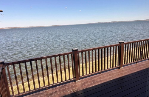Osakis Cabin | Cozy year round cabin on Lake Osakis with game room, deck and kayaks!