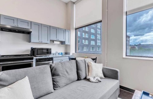Cultural District Apartment | CozySuites Modern 1BR in Downtown Pitts #17