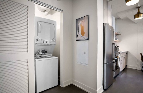 Warehouse District Apartment | CozySuites NLG - Modern 1BR condo #31