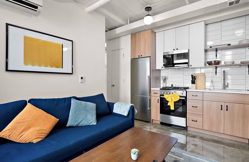 Warehouse District Apartment | CozySuites NLG - Modern 1BR condo #06