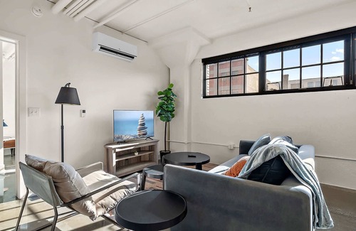 Warehouse District Apartment | CozySuites NLG - Modern 2BR condo #23